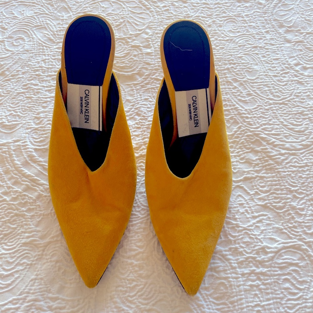 Calvin Klein Roslynn Sun Yellow Suede Mules Size 38.5